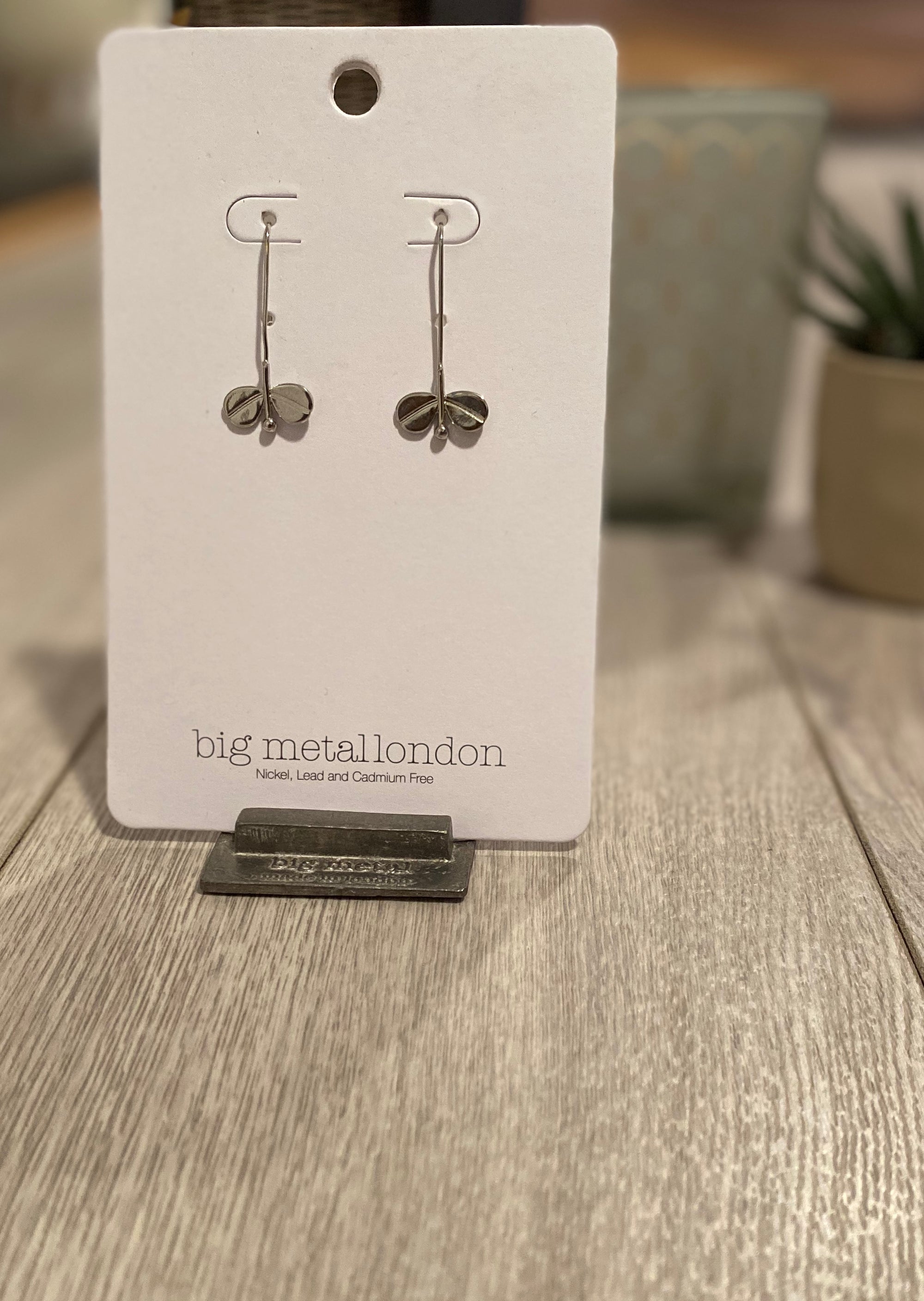 Butterfly drop earrings - silver -029e