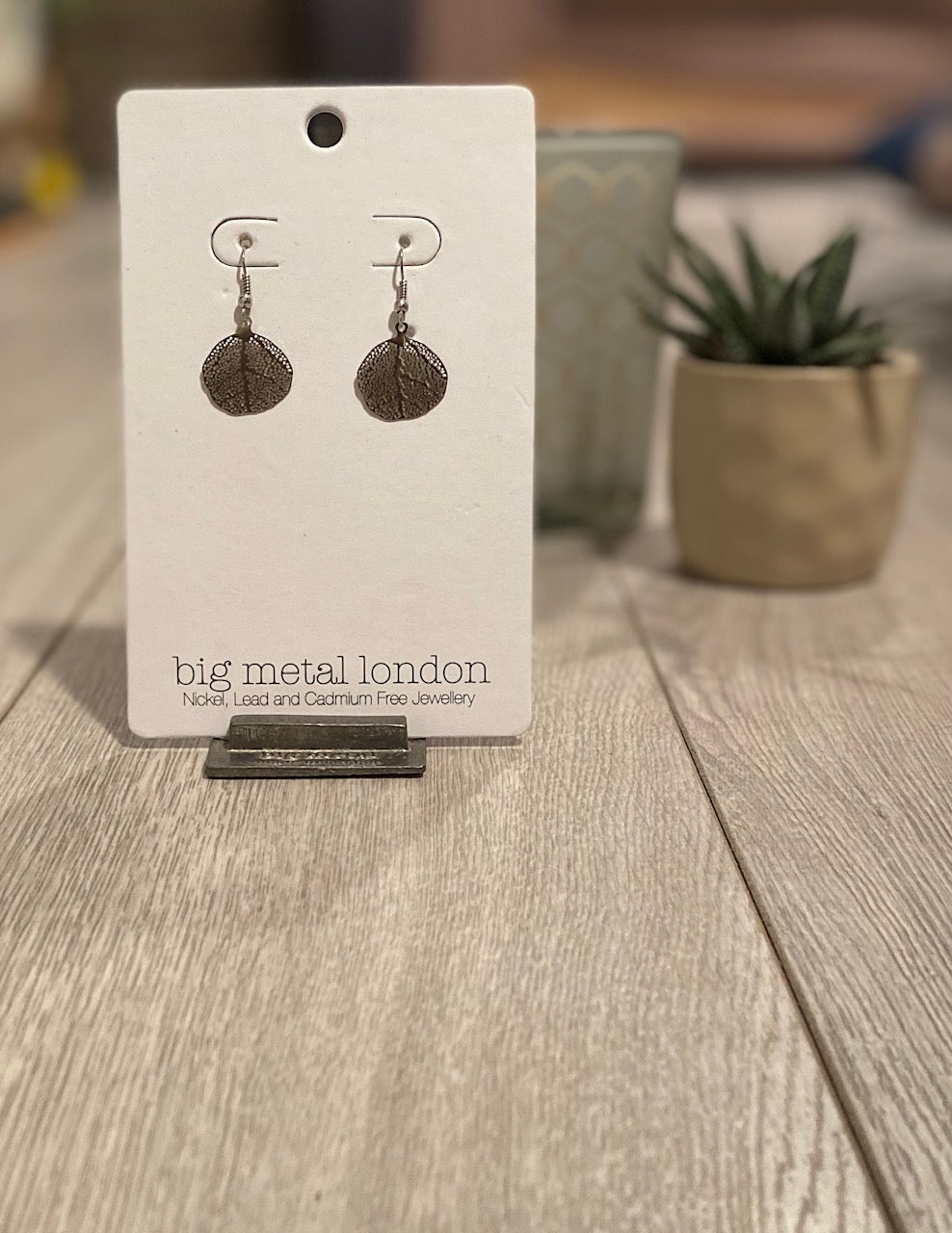 Silver Filigree leaf earring - 027e