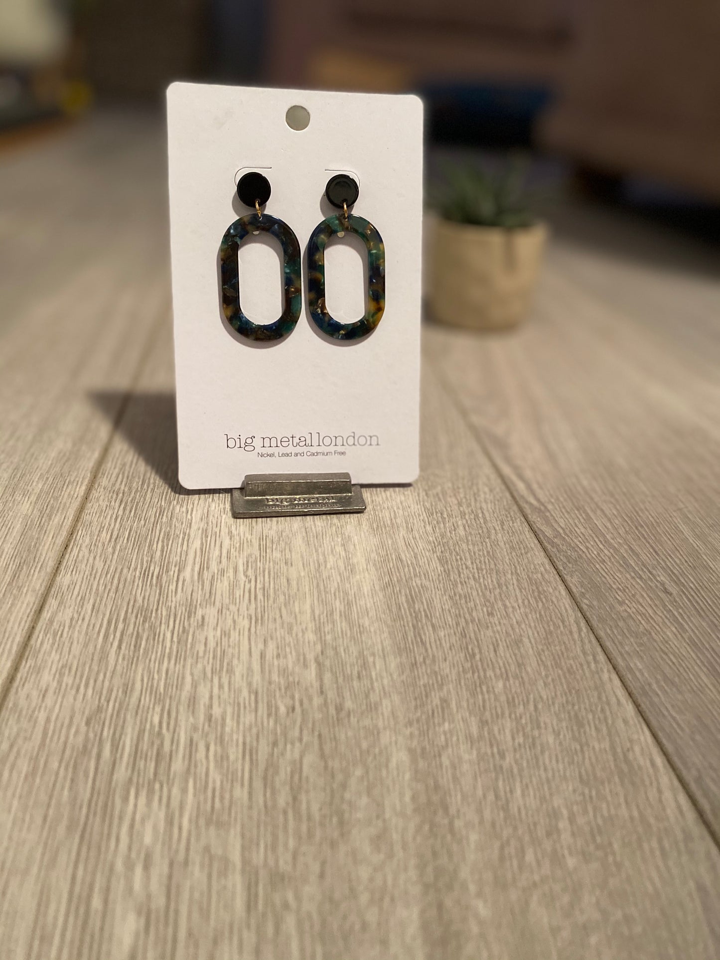 Oval multi tone green resin earrings -015e