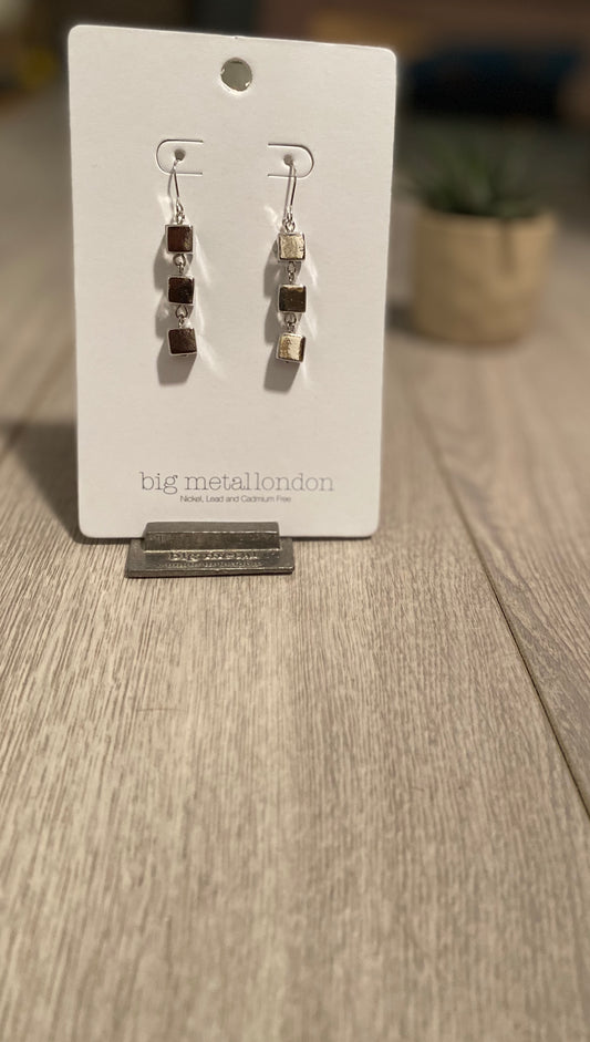 Triple cube earrings silver-019e